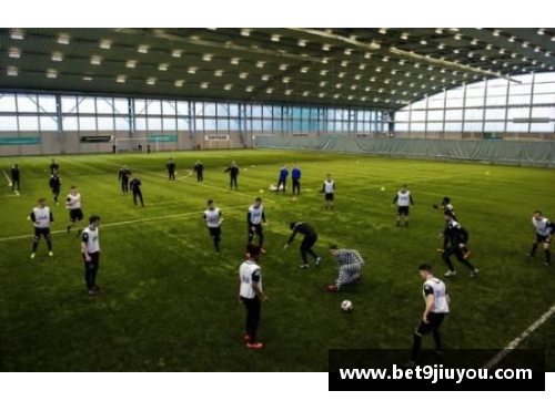 球场后的洗浴室：足球员的私密交谈空间